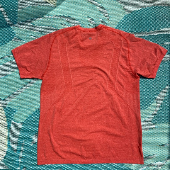 Lululemon Metal Vent Tech Short Sleeve - Picture 3 of 5